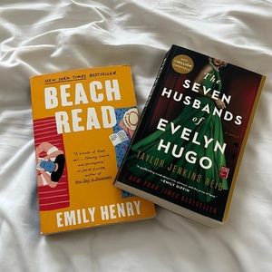 2 Books- The Seven Husbands of Evelyn Hugo and Beach Read